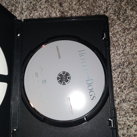 Hotel For Dogs Movie DVD - Picture 3 of 3